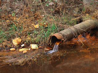 200 people contaminated by polluted water