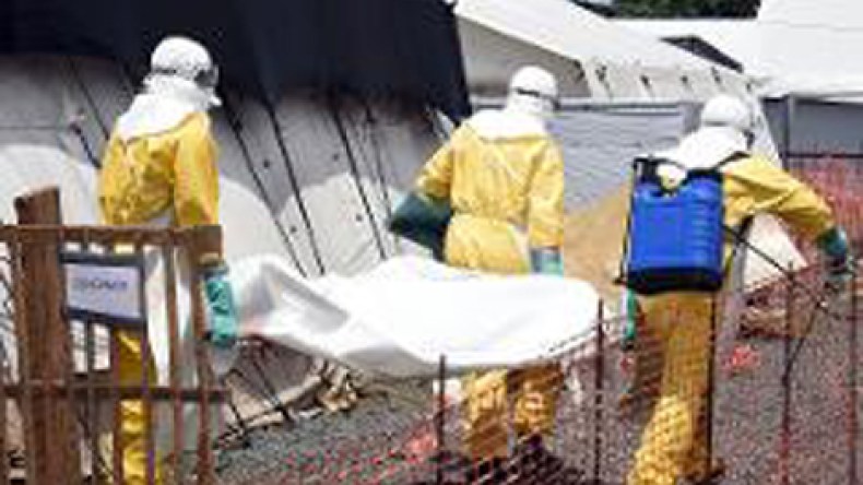 وفيات “إيبولا” ترتفع إلى 4971 والإصابات تتجاوز 10 آلاف