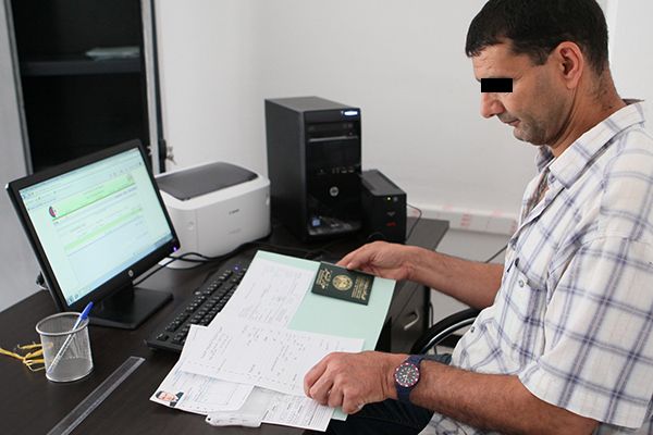 Une instruction de Bedoui prive des milliers de «harraga» du passeport d’urgence