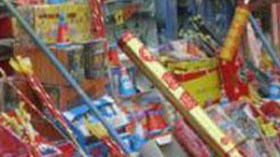 إحباط تسويق أكثر من 10 آلاف مفرقعة نارية بغرب البلاد