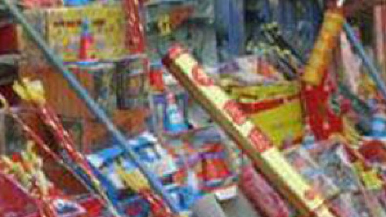 إحباط تسويق أكثر من 10 آلاف مفرقعة نارية بغرب البلاد