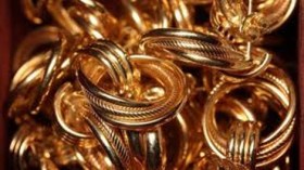 لصوص يسرقون مجوهرات ويخبئونها في مقبرة بمعسكر