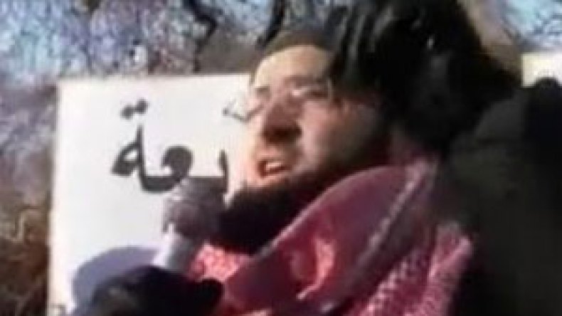 السلفيون‭ ‬يتظاهرون: “الشعب‭ ‬التونسي‭ ‬يريد‭ ‬خلافة‭ ‬إسلامية‮”‬‭ ‬