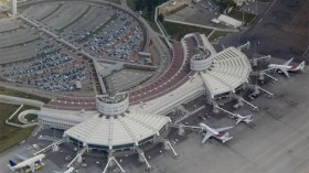 استنفار بحظيرة سيارات مطار هواري بومدين بسبب “قارورة عطر”