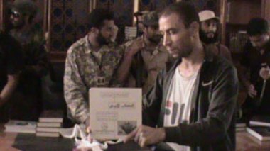 Syrte (Libye): les « femmes snipers » de Kadhafi « chassent » les rebelles