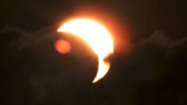 Eclipse solaire de mardi : le port de lunettes de protection est vivement recommandé