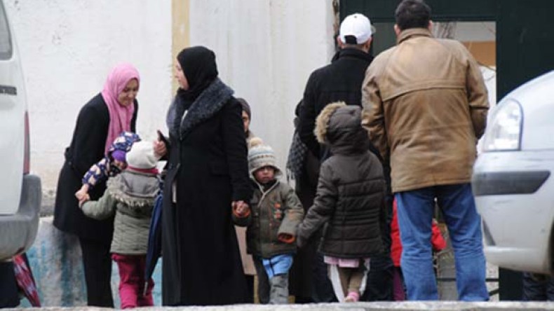 الماكثات في البيت يباشرن حملتهن “لاصطياد” أطفال المدارس