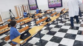 الحكومة تعلن الشروع في تعميم اللوحة الإلكترونية على المدارس