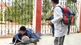 جرحى وتحطيم حافلة في شجار بين تلاميذ بسوق أهراس