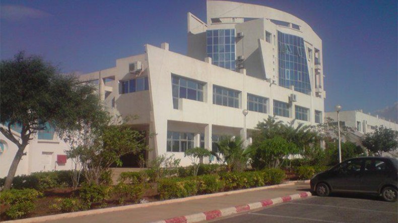 أستاذة وموظفو المدرسة التحضيرية للعلوم الاقتصادية بالقليعة متخوفون من مصيرهم