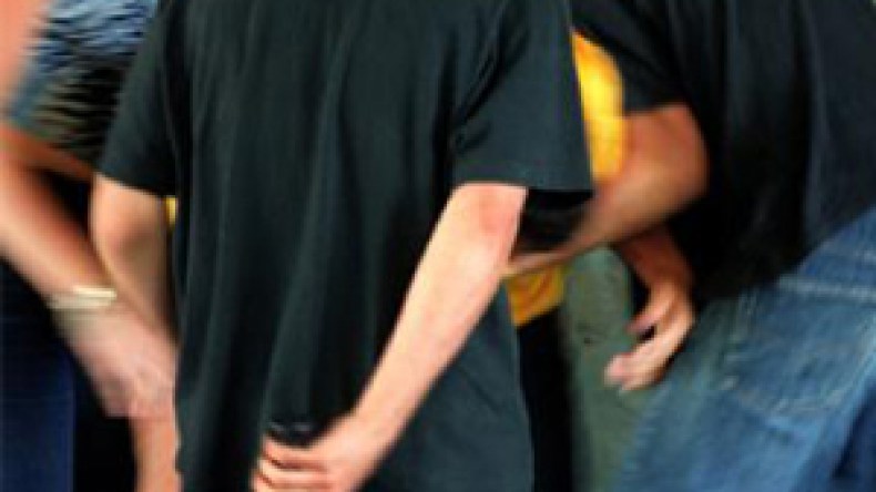 تلميذ يطعن زميله بالسلاح الأبيض بثانوية العقيد عثمان في بشار