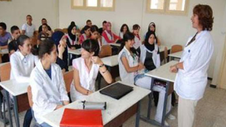 دورات تكوينية للأساتذة القدامى لرفع نسب النجاح في “البيام” و”الباك”