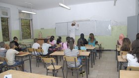 المقتصدون ينتقدون طريقة دفع منحة التلاميذ المعوزين
