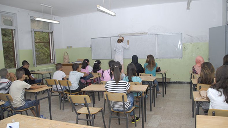 المقتصدون ينتقدون طريقة دفع منحة التلاميذ المعوزين