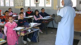 اللغة العربية ليست نكرة… والفرنسية ليست لغة تقدم!