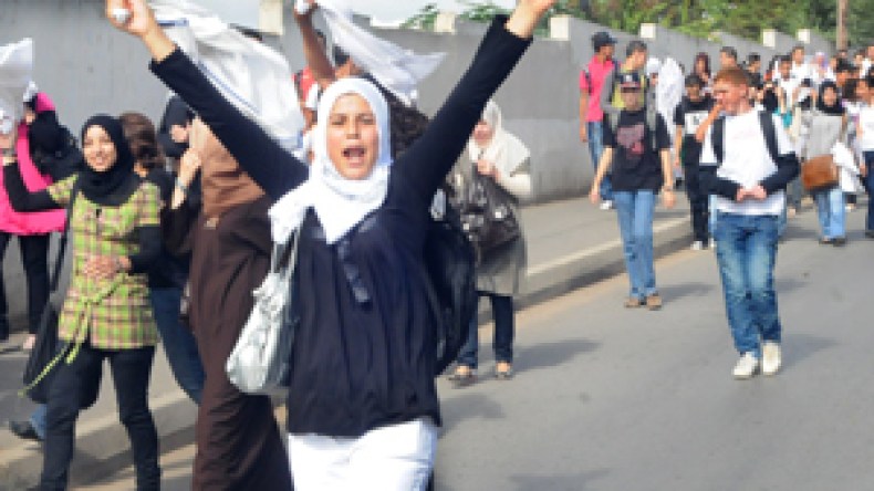 التلاميذ يخرجون للشارع بالعاصمة ويقاطعون الدراسة