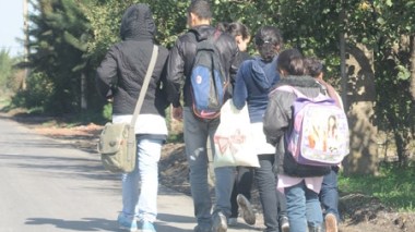 100.000 expelled pupils beg for reintegration in schools