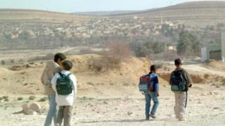عائلات الجنوب تزود أبناءها بهواتف نقالة خوفا من الاختطاف
