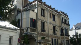 وزارتا التربية والخارجية تبحثان إمكانية توسيع شبكة المدارس الجزائرية بالخارج