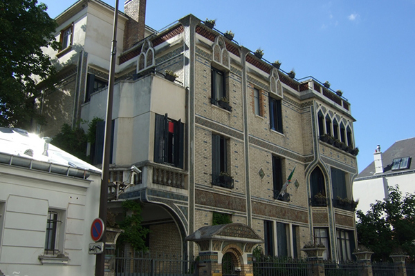 Teachers At Algerian International School Of Paris Facing Specter of Arbitrary Dismissal