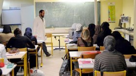 الغرب يتراجع عن الاختلاط.. فماذا عن العرب؟