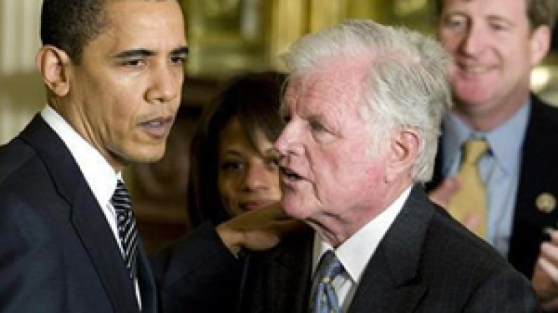 وفاة “أسد مجلس الشيوخ” الأمريكي إدوارد كينيدي