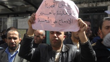 Education: 40% of teachers contractors receive 20,000 DZD wage per month