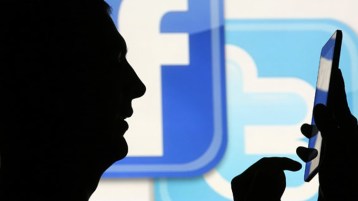 “الفيسبوك” ليس هو الواقع.. الخارطة ليست هي الميدان!