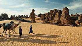 مشاكل النقل ترهن القطاع السياحي بالطاسيلي