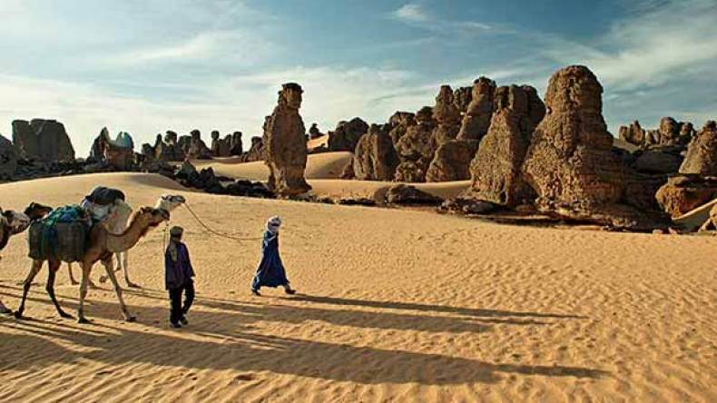 مشاكل النقل ترهن القطاع السياحي بالطاسيلي