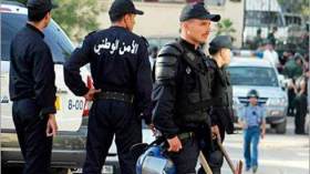 محتجون يُحاصرون مقرا للشرطة بالمسيلة