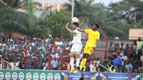 اتحاد الكرة الطوغولي يردّ على الضغوطات بعد الخسارة أمام الجزائر