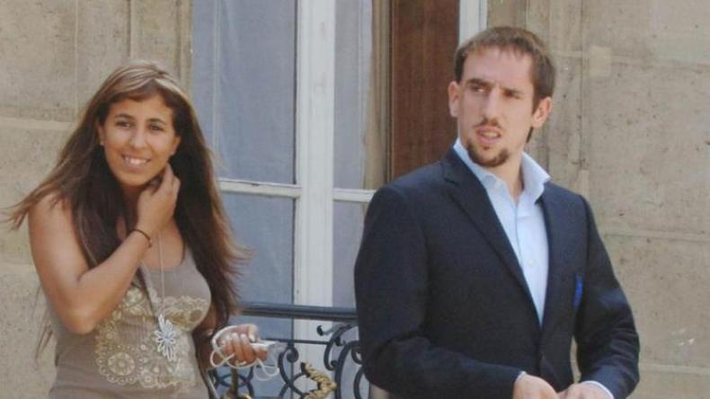 زوجة ريبيري تُهدّد بِمغادرة التراب الإيطالي