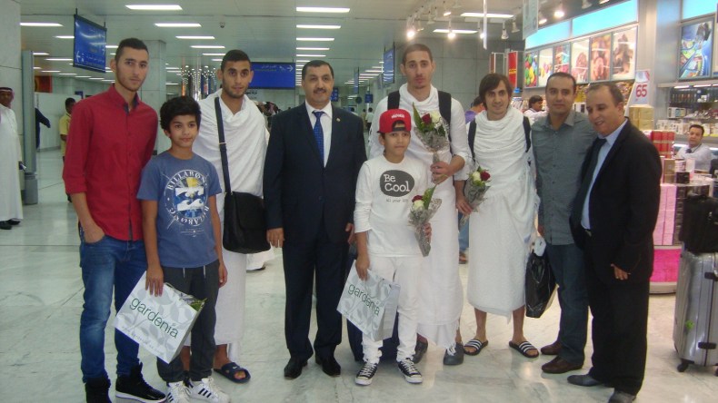 القنصل عطية يستقبل أول فوج من “المحاربين” بجدة