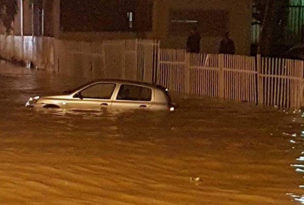 Une flaque d'eau à Ben Aknoun provoque un énorme embouteillage