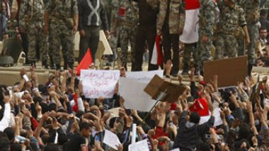Égypte : les manifestants accusent l'armée d'oublier les réformes