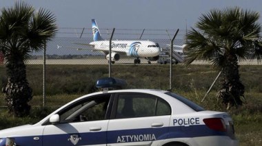 Le preneur d'otages de l'avion égyptien arrêté