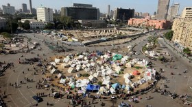 16 مصابا اثر هجوم على المعتصمين قرب القصر الرئاسي بمصر