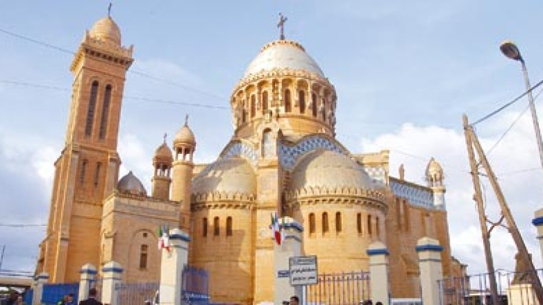 القبض على 5 منصرين بينهم مغربي في تيارت