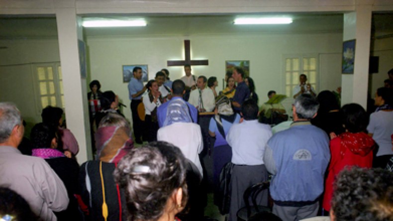 الكنائس تخطط للخروج بنشاطها إلى الشارع