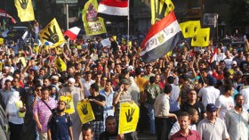مصر: إحالة 438 من أنصار مرسي أمام القضاء العسكري