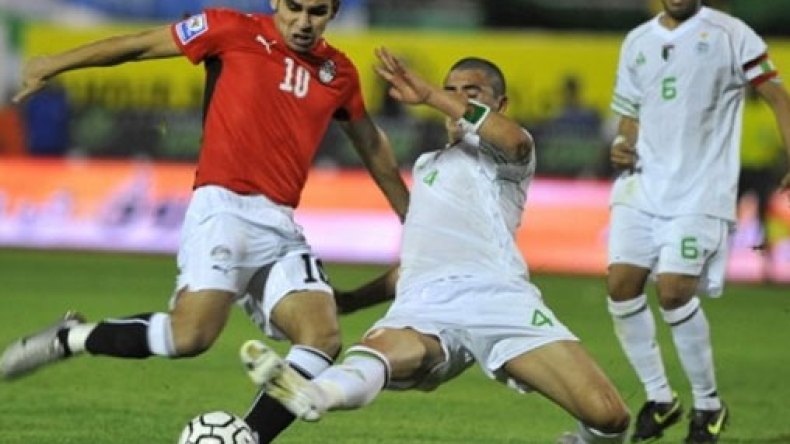 عودة التنافس الفايسبوكي بين الجزائريين والمصريين بعد تأهل منتخبيهما