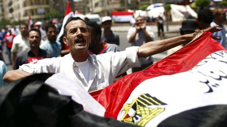 يسقط النظام ولا ينتصر الشعب !!