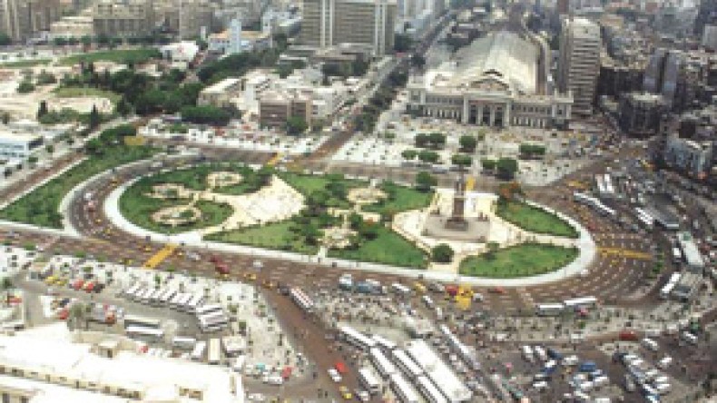 ” المصريون مرّغوا صورتهم في الوحل بعدما أصيبوا بجنون العظمة “