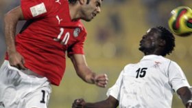 الشارع الجزائري يهلل لتعثر مصر ويحلم مجددا بالمونديال