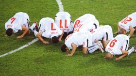 فضيحة أخلاقية ملفقة تزلزل “منتخب الساجدين”