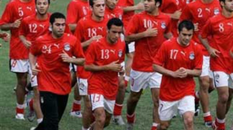 شحاتة يحضر مفاجأة كبيرة للخضر