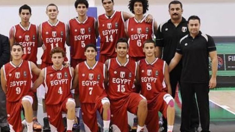 مدرب صربي يجبر لاعبي المنتخب المصري لكرة السلة على الإفطار