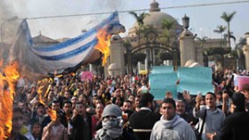 غلابى مصر يفجّرون الشارع ومُبارك مع استخدام إسرائيل للقوّة غير المفرطة!