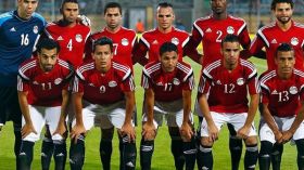 الفراعنة يهاجمون السنغاليين بسبب تفضيلهم لـ”محاربي الصحراء”